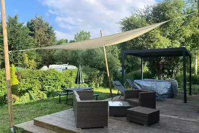 Image de 21-Lodge de Luxe + jacuzzi plein air+ lits faits + serviettes + kit boissons chaudes - 2/8 pers. 4 à 8 personnes - 4 pers. inclu