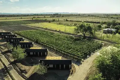 Image de Lodge in winery with private jacuzzi and grill