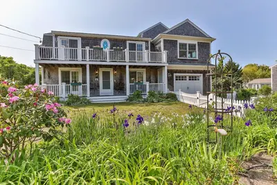 Image de Ocean View Cape Cod Home: Beach Access & Fire Pit