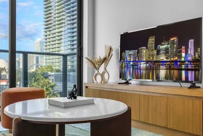Image de Downtown Miami Worldcenter Condo - Rooftop Pool, Spa, Gym, Movie Theater Hot tub