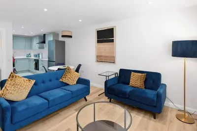 Image de Central 2br Flat at Wellwynd | Parking Included