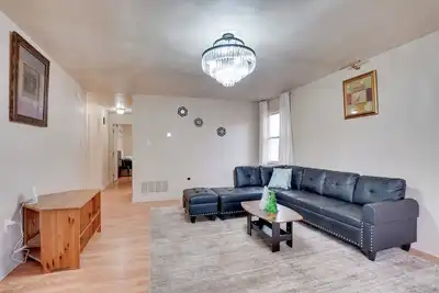 Image de 2 Mi to Dtwn Hagerstown: Townhome Near Fairgrounds