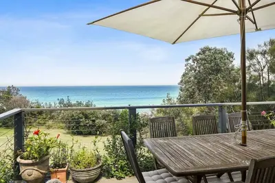 Image de Rockys Beach House ~ Tranquility of beachside living