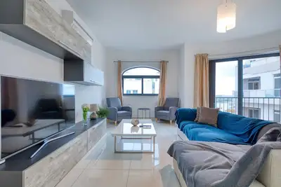 Image de Bright, modern & spacious 3 bedroom flat Mmic1-1