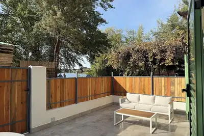 Image de Romantic refuge a few meters from the lagoon, in Lagunas de Ruidera.