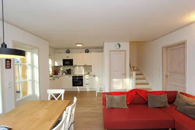 Image de Modern vacation home Ilse with fireplace, sauna and spacious terrace in Prerow