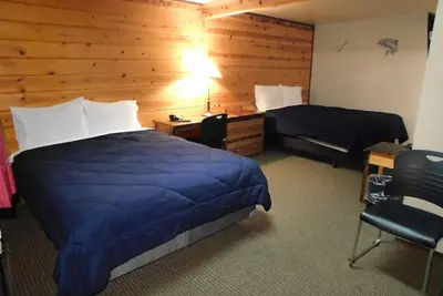 Image de Comfortable Stay w/ Free Parking | Skate Creek Park - 1. 6 miles away