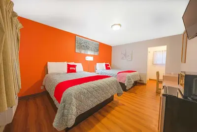 Image de Relaxing Retro Room w/ Free Parking Near Riverbend Park - 1 mile  away
