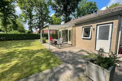 Image de Cosy detached simple bungalow within walking distance of Lake Veere (beach) and marina.