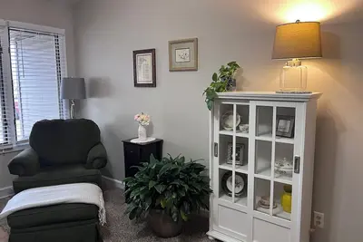 Image de Pristine 2br Townhome -Elevated Comfort in Charming Chatham