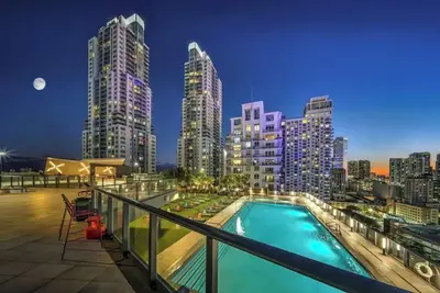 Image de Vaca Rentalz Downtown Miami Ocean & City View 2ba w/ Pool + Gym