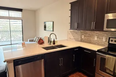 Image de The Houston Skyline Suite Luxury 1br and balcony in Heart of Downtown!