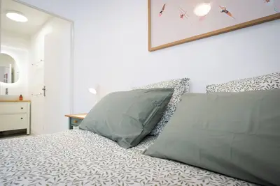 Image de Vue imprenable sur la forêt avec jardin et parking