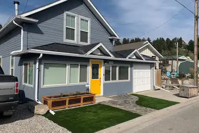 Image de Charming Historic 3-Bed, 3-Bath home with wood burning Fp & Beautiful Backyard