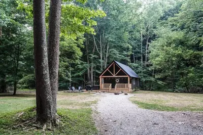 Image de Adorable 2-bedroom cabin on the edge of the Hocking Hills