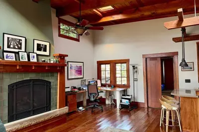 Image de Serene Garden Craftsman w/ Hot Tub • Office + Lounge