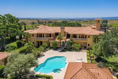 Image de Jules Villa | Downstairs Estate Suite & Pool