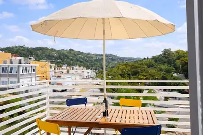 Image de Casita Azul Boutique Stay in Heart of Barranquitas - Walk Downtown, Ac + Balcony