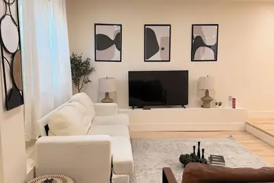 Image de Modern Decatur Stay: High-End Design near Atlanta