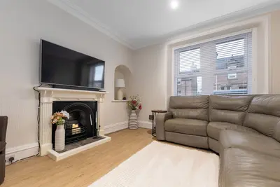 Image de Century House | 4br | Free Parking | City Centre