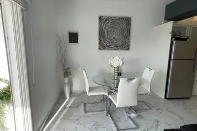 Modern Ocean View Apartment