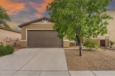 Image de House near the Airport