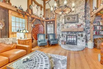 Dalton Retreat w Deck and Fire Pit