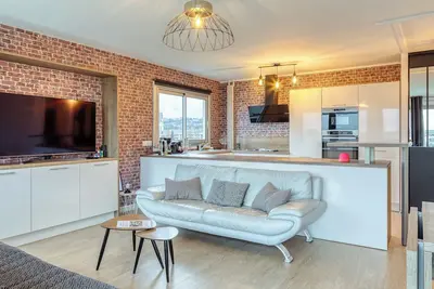 Image de Perle De La Seine, superbe F3 vue seine et cathédrale