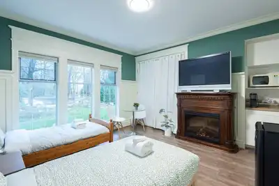 3-Bed 1-Bath Ground-Level Private Suite in Burnaby