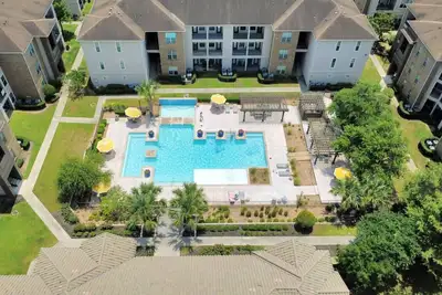Image de Lux Resort-Inspired 2br | Near Houston | Pool, Gym