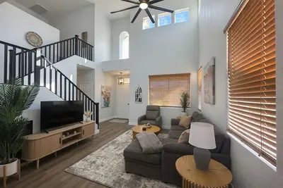 Image de 3 Bedroom Cozy Retreat in prime Henderson area