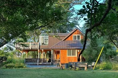 Image de Historic Homestead House with Ocean Views  and  Golf Access