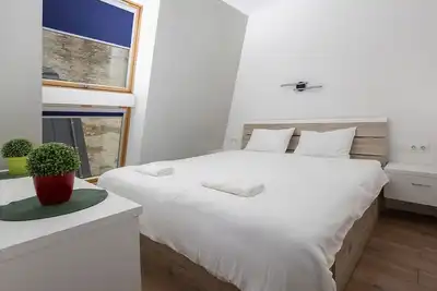 Spacious Modern Apartment