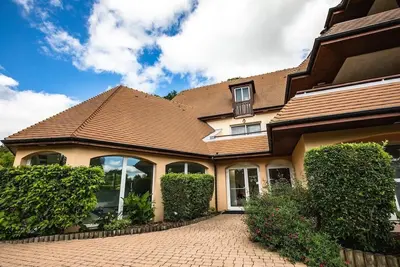 Image de Charming Riverside Escape in Historic Normandy, just 80 Minutes from Paris.