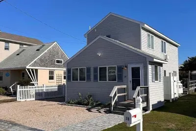 Image de Walk to Beach! Renovated East Matunuck Home Near Dog Beach & Marina