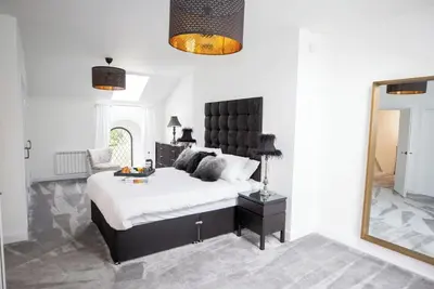 Image de 3 Bed Historic House - Free Parking & Garden