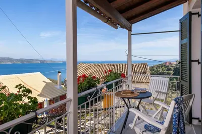 Image de Zwei-Zimmer-Wohnung mit atemberaubender Aussicht by Interhome