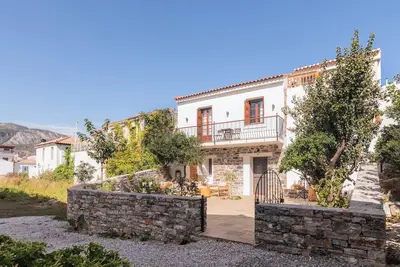 Image de luxury house in the beautiful village of Kokkari. Few steps from the long beach