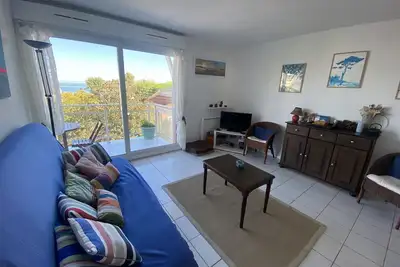 Image de Charmant T2 avec balcon, parking inclus, proche plage et commerces