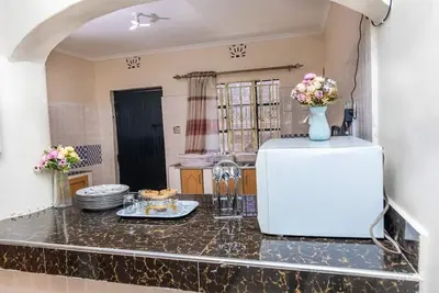 Image de Charming 4-bedroom bungalow in peaceful Nyeri neighborhood