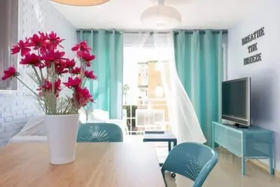 Image de Helle und renovierte Ferienwohnung mit Balkon und tollem Blick auf das Meer by Interhome