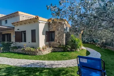 Image de Schöne moderne Villa mit privatem Pool. by Interhome