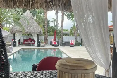 Image de Luxsurgey:1BedroomTropicalOasisResidenceZip33165