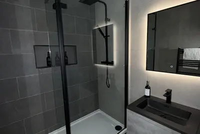 Image de Appartement-Appartement-Salle de bain privée-Vue sur Rue
