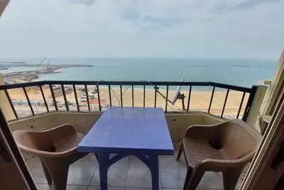 Image de شقة 120م مفروشة مكيفة محمد نجيب عالبحر مباشرا سيدى بشر