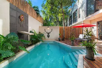 Image de 16-Bedroom Estate/4 Villas in Tulum w/Staff, Concierge, Pools & Jacuzzis