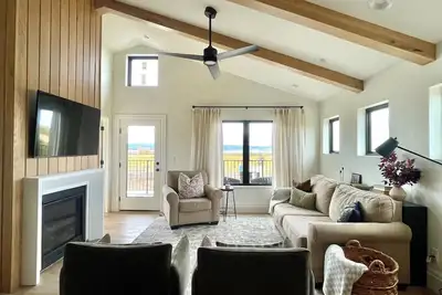 Image de Sunset Views & Ranch Life ~ Targhee Barndominium