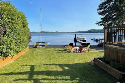 Lakeside Cottage with Private Beach Getaway