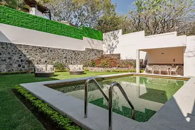 Image de Charming Cuernavaca Escape: Pool Serenity and Grill