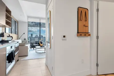 Image de 50th Floor 1br Penthouse with Stunning Views, Luxury Living.